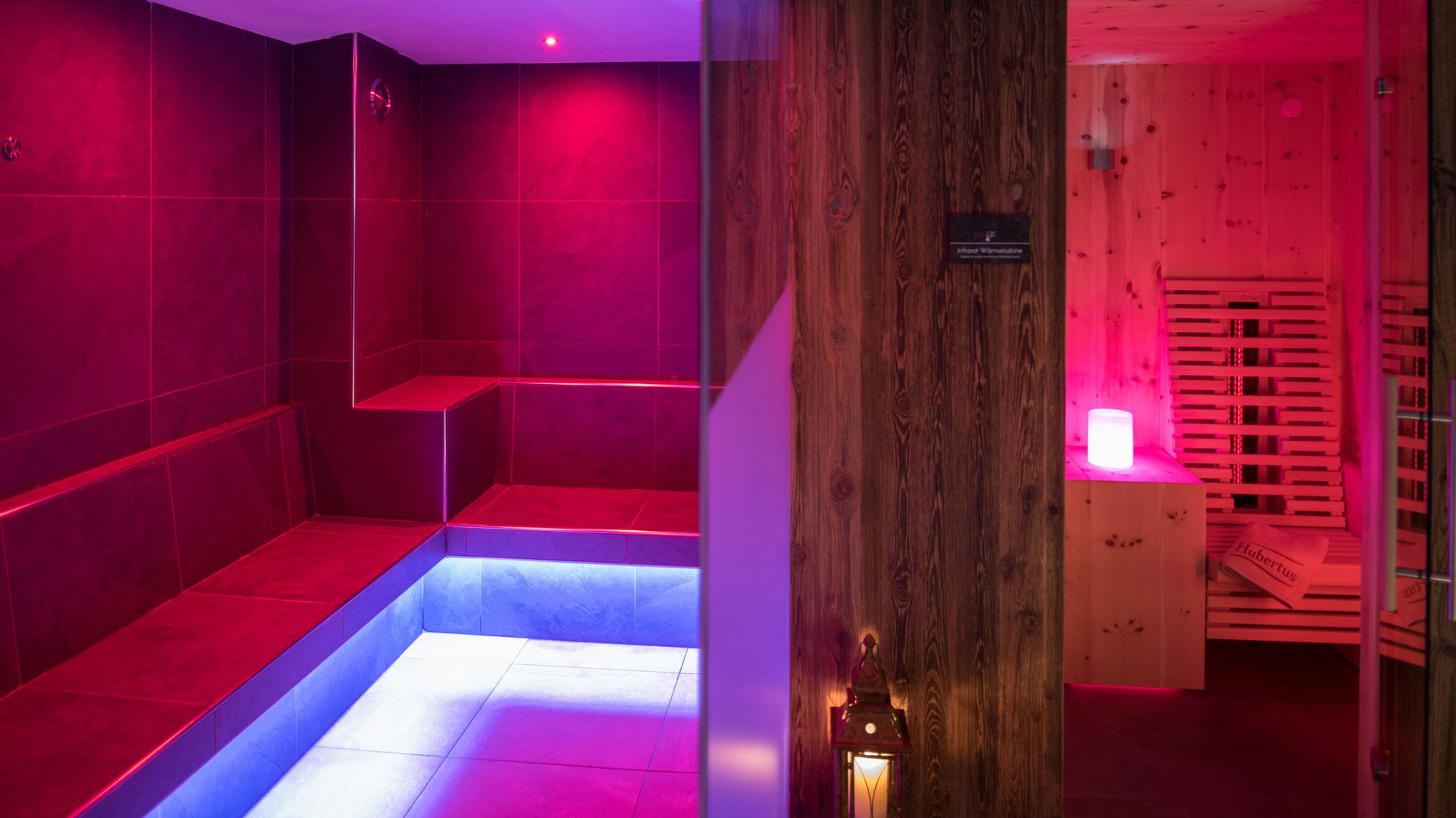 Le nostre saune in Val Pusteria vicino al Plan de Corones Sauna moderna con illuminazione LED e interno in legno