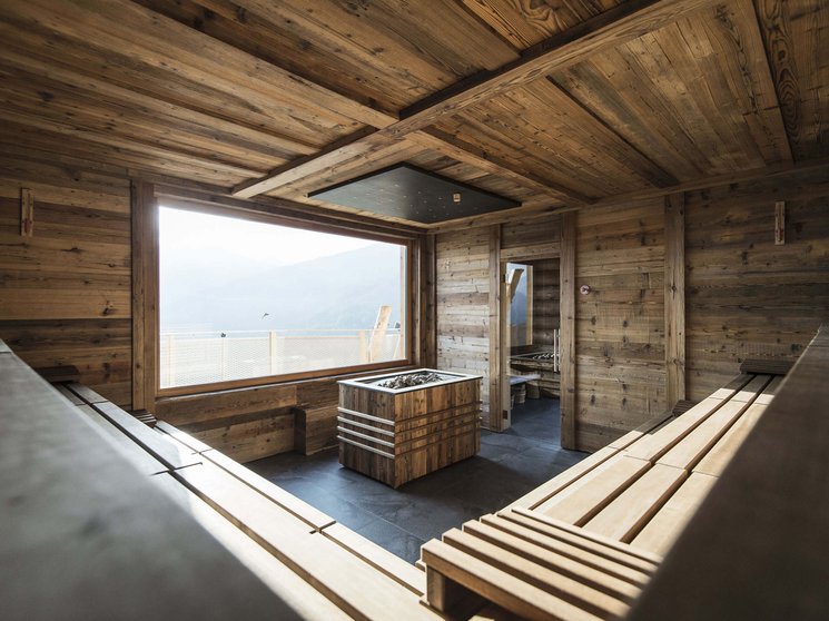 Our hotel vouchers: South Tyrol in gift size Modern sauna with large window and mountain view